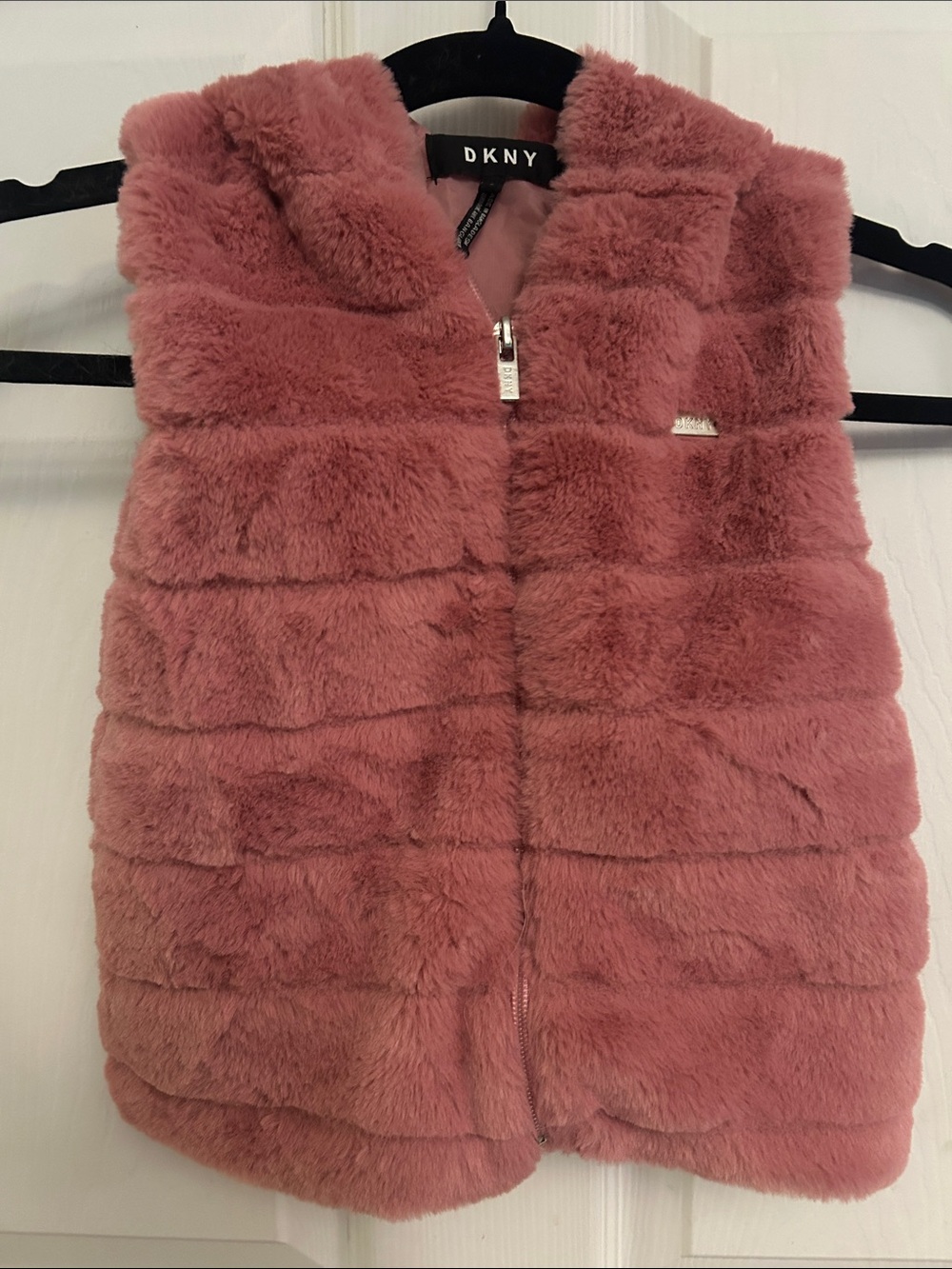 DKNY kids size 5 plush faux fur vest in rose
